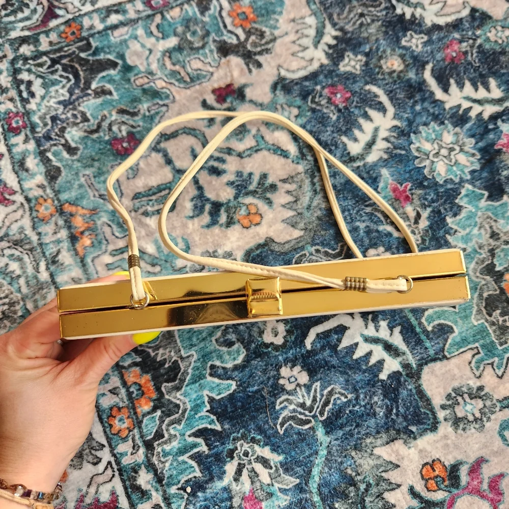Vintage Vinyl Side Clasp Closure Clutch Bag With‎ with Gold Hardware